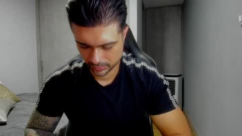 Snapshot of adam_clarke chatting on 14, 1, 2025 adam clarke online show from 14, 1, 2025