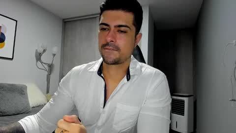 Snapshot of adam_clarke chatting on 22, 1, 2025 adam clarke online show from 22, 1, 2025