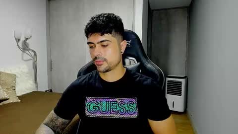 Snapshot of adam_clarke chatting on 28, 1, 2025 adam clarke online show from 28, 1, 2025