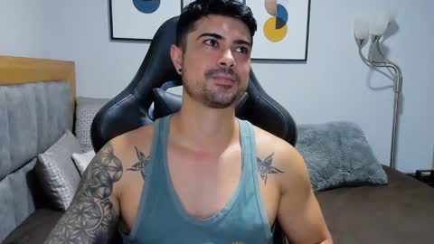 Snapshot of adam_clarke chatting on 30, 1, 2025 adam clarke online show from 30, 1, 2025