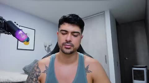 Snapshot of adam_clarke chatting on 31, 1, 2025 adam clarke online show from 31, 1, 2025