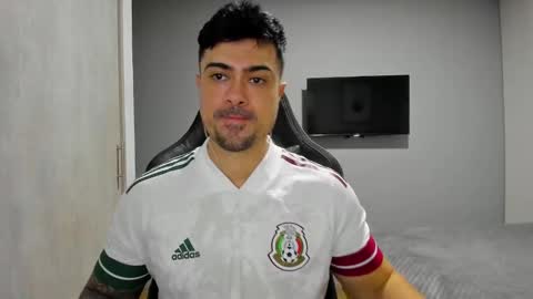 Snapshot of adam_clarke chatting on 26, 2, 2025 adam clarke online show from 26, 2, 2025