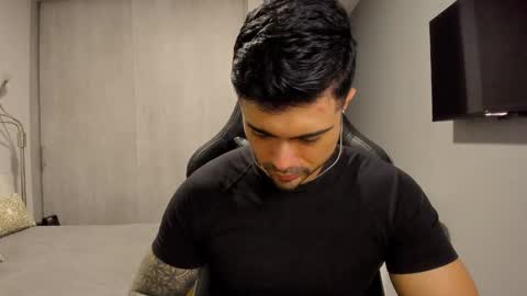 Snapshot of adam_clarke chatting on 28, 2, 2025 adam clarke online show from 28, 2, 2025