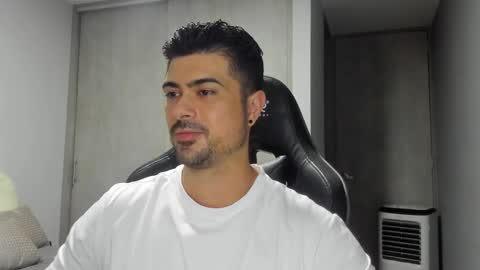 Snapshot of adam_clarke chatting on 7, 3, 2025 adam clarke online show from 7, 3, 2025