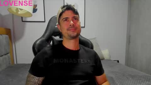 Snapshot of adam_clarke chatting on 25, 9, 2025 adam clarke online show from 25, 9, 2025