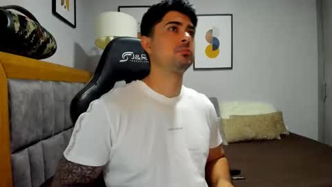 Snapshot of adam_clarke chatting on 14, 12, 2025 adam clarke online show from 14, 12, 2025