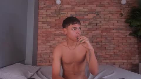 Snapshot of adam_piarse chatting on 3, 12, 2025 adam_piarse online show from 3, 12, 2025