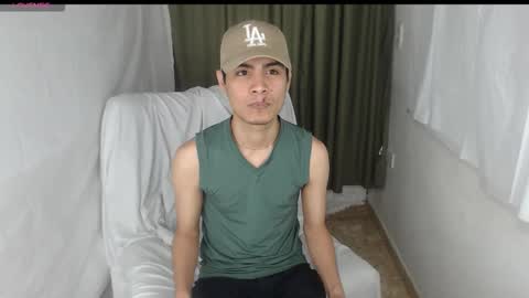 Snapshot of adam_sinclair chatting on 21, 11, 2025 adam_sinclair online show from 21, 11, 2025