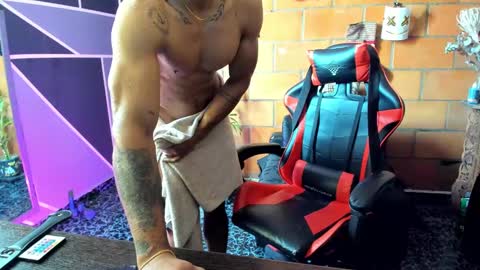 Adam Valencia online show from 27, 1, 2025