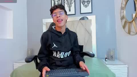 Adams Bobby online show from 30, 11, 2025