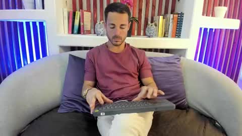 Im Adams Sanz online show from 14, 2, 2026