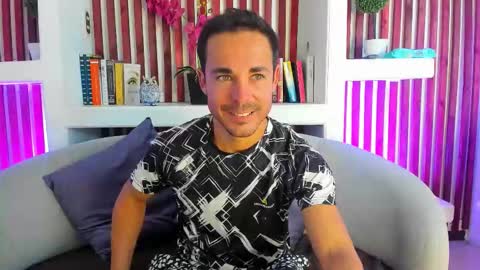 Im Adams Sanz online show from 26, 2, 2026