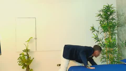 Im Adams Sanz online show from 2, 4, 2026