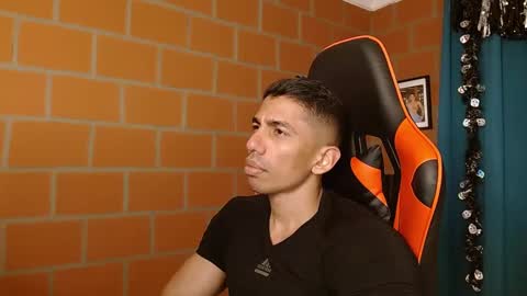 Adan Sin online show from 6, 1, 2025