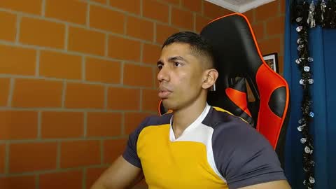 Adan Sin online show from 9, 1, 2025