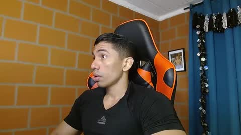 Adan Sin online show from 7, 2, 2025