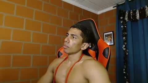 Adan Sin online show from 5, 3, 2025