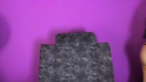  Adara Johnson  online show from 31, 1, 2025