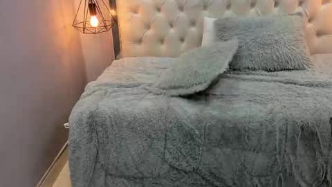 Snapshot of adara_yisith chatting on 17, 12, 2025 ADARA online show from 17, 12, 2025