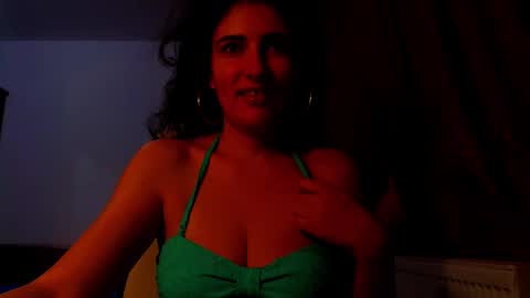 Snapshot of addicted2uts chatting on 1, 2, 2025 amy online show from 1, 2, 2025