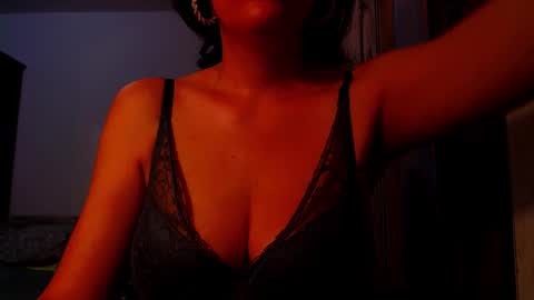 Snapshot of addicted2uts chatting on 2, 10, 2025 amy online show from 2, 10, 2025