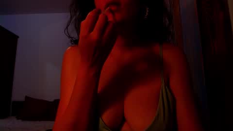 Snapshot of addicted2uts chatting on 16, 10, 2025 amy online show from 16, 10, 2025