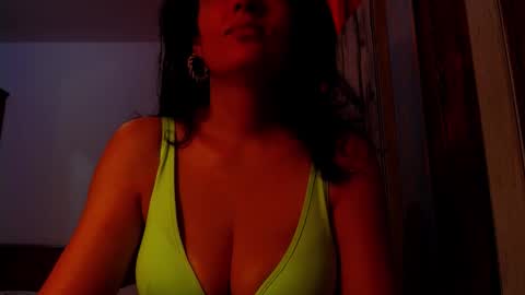 Snapshot of addicted2uts chatting on 20, 10, 2025 amy online show from 20, 10, 2025