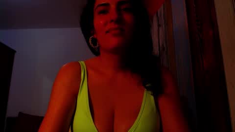 Snapshot of addicted2uts chatting on 20, 10, 2025 amy online show from 20, 10, 2025