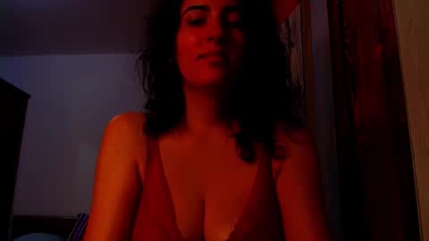 Snapshot of addicted2uts chatting on 6, 11, 2025 amy online show from 6, 11, 2025