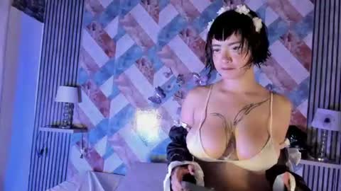 addison_avery online show from 23, 7, 2026