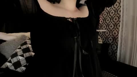 Snapshot of adeelinee chatting on 22, 11, 2025 Ade online show from 22, 11, 2025