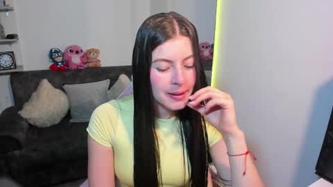 Snapshot of adela_parker chatting on 28, 11, 2025 Adela Parker online show from 28, 11, 2025