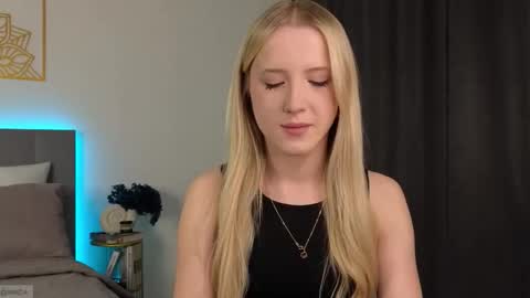 Snapshot of adele_armas chatting on 26, 11, 2025 Adele online show from 26, 11, 2025