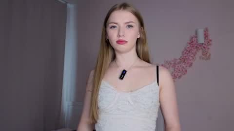 Adeline online show from 26, 6, 2026