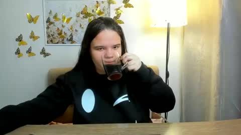 adelecruzz online show from 23, 2, 2025