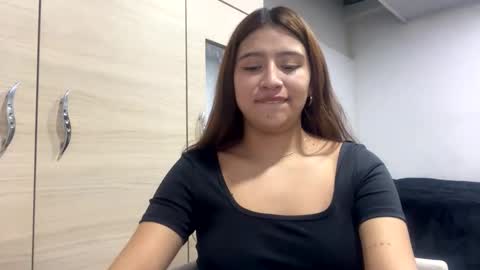 adellein foxx online show from 6, 10, 2025