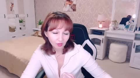 Snapshot of adelemoran chatting on 26, 1, 2025 AdeleMoran online show from 26, 1, 2025