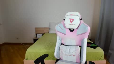 Snapshot of adelina_cowell chatting on 29, 11, 2025 Adelina online show from 29, 11, 2025