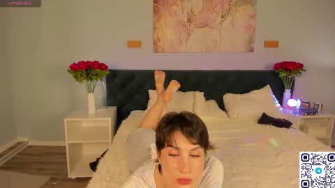 Adeline Perle online show from 26, 9, 2025