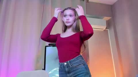 adelinecrash online show from 23, 4, 2026