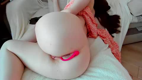 Snapshot of adelinemur chatting on 25, 6, 2026 Amy online show from 25, 6, 2026