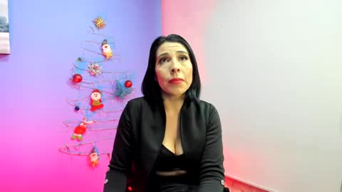 Snapshot of adellelennox_cg chatting on 4, 1, 2025 Adelle online show from 4, 1, 2025