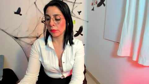 Snapshot of adellelennox_cg chatting on 7, 11, 2025 Adelle online show from 7, 11, 2025