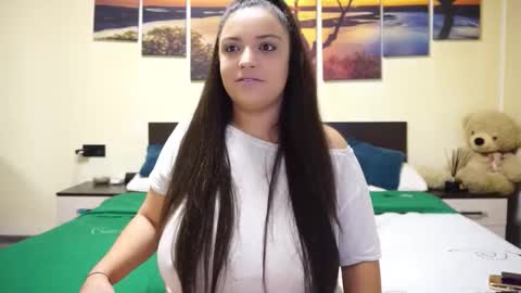 Snapshot of adellineee chatting on 25, 11, 2025 Adellineee online show from 25, 11, 2025