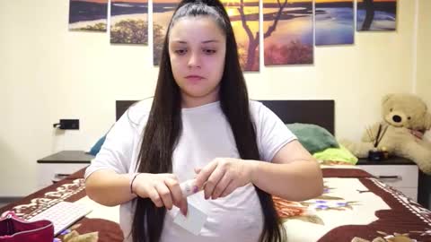 Snapshot of adellineee chatting on 3, 12, 2025 Adellineee online show from 3, 12, 2025