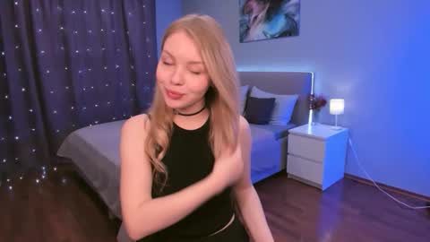 Snapshot of adelllovely chatting on 23, 11, 2025 adelllovely online show from 23, 11, 2025