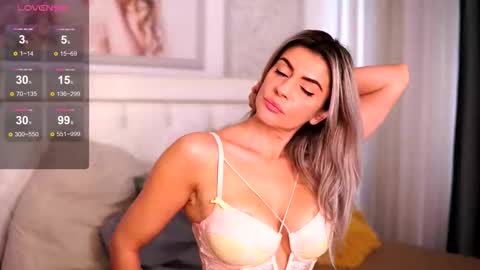 Snapshot of adelyn_chase chatting on 19, 10, 2025 Adelyn online show from 19, 10, 2025