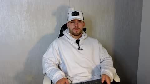 Snapshot of ades_lowe chatting on 24, 9, 2025 Ades online show from 24, 9, 2025