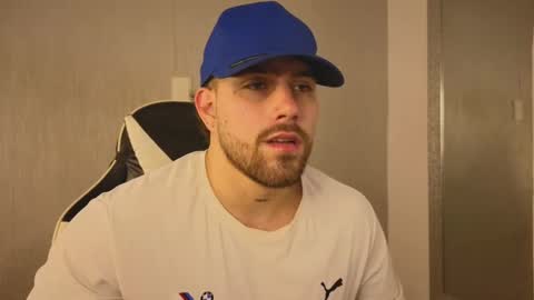 Snapshot of ades_lowe chatting on 14, 11, 2025 Ades online show from 14, 11, 2025