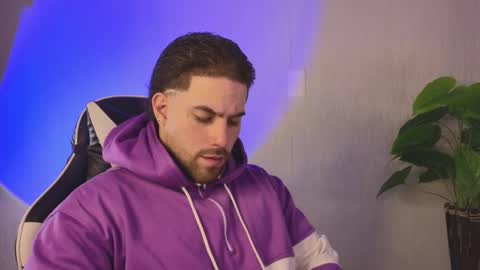 Snapshot of ades_lowe chatting on 26, 11, 2025 Ades online show from 26, 11, 2025